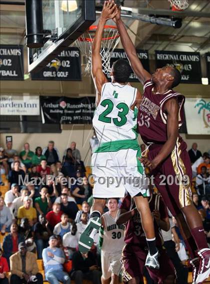 Thumbnail 2 in Fort Myers vs. Paterson Catholic (City of Palms Classic) photogallery.