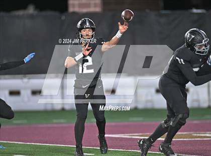 Thumbnail 2 in Harlan vs. Vandegrift (UIL 6A D2 Football Quarterfinals) photogallery.