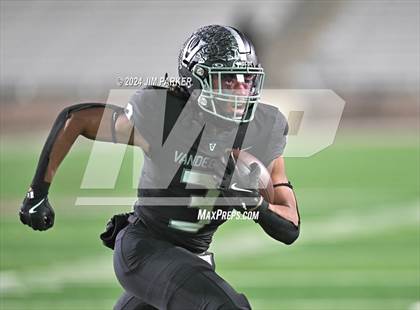 Thumbnail 3 in Harlan vs. Vandegrift (UIL 6A D2 Football Quarterfinals) photogallery.