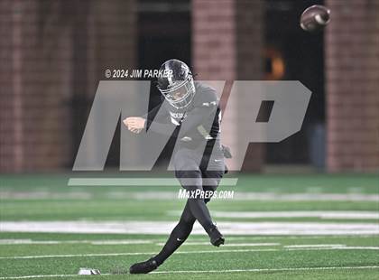Thumbnail 2 in Harlan vs. Vandegrift (UIL 6A D2 Football Quarterfinals) photogallery.