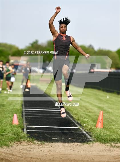 Thumbnail 1 in DuPage Valley Conference Meet photogallery.
