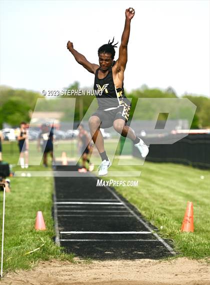 Thumbnail 2 in DuPage Valley Conference Meet photogallery.