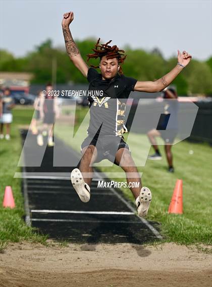 Thumbnail 2 in DuPage Valley Conference Meet photogallery.