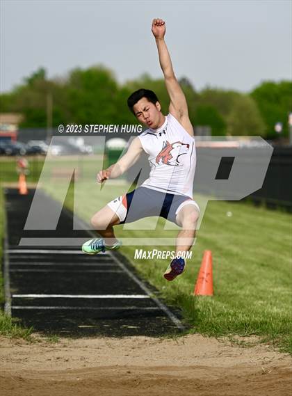 Thumbnail 1 in DuPage Valley Conference Meet photogallery.