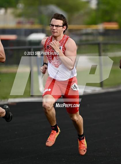 Thumbnail 1 in DuPage Valley Conference Meet photogallery.