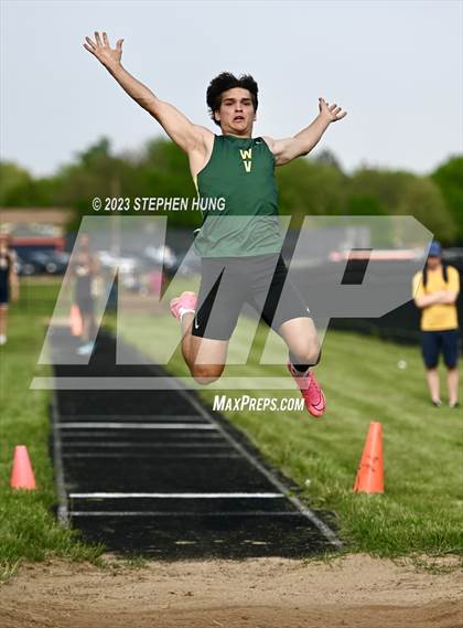 Thumbnail 3 in DuPage Valley Conference Meet photogallery.