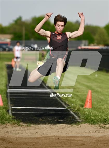 Thumbnail 3 in DuPage Valley Conference Meet photogallery.