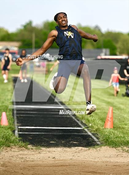 Thumbnail 1 in DuPage Valley Conference Meet photogallery.
