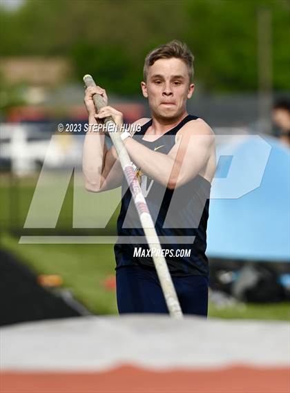 Thumbnail 3 in DuPage Valley Conference Meet photogallery.