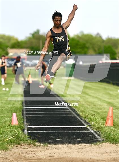Thumbnail 2 in DuPage Valley Conference Meet photogallery.