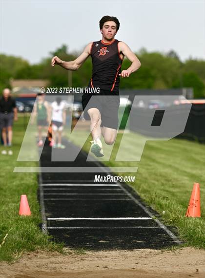 Thumbnail 2 in DuPage Valley Conference Meet photogallery.