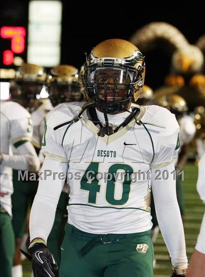 Thumbnail 3 in Longview vs. DeSoto photogallery.