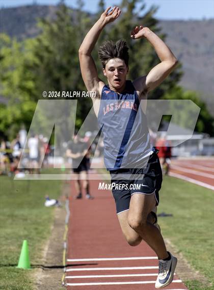 Thumbnail 1 in CIF NS Division 2 Finals (Triple Jump) photogallery.