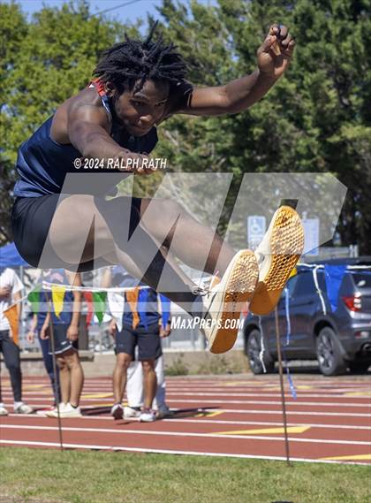 Thumbnail 3 in CIF NS Division 2 Finals (Triple Jump) photogallery.