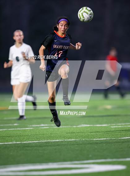 Thumbnail 3 in Grand Oaks vs College Park photogallery.