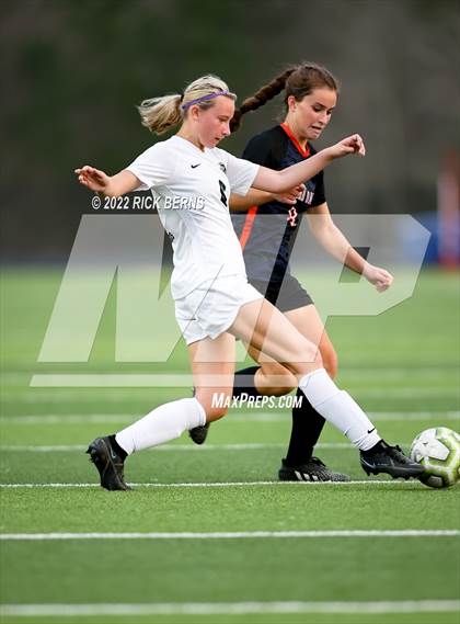 Thumbnail 3 in Grand Oaks vs College Park photogallery.