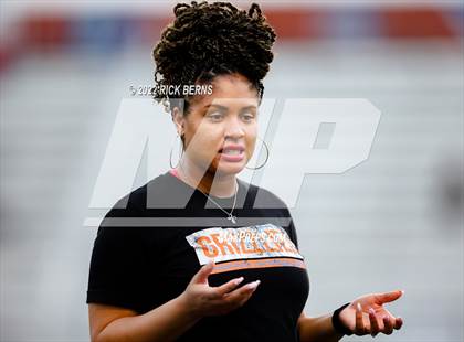Thumbnail 1 in Grand Oaks vs College Park photogallery.