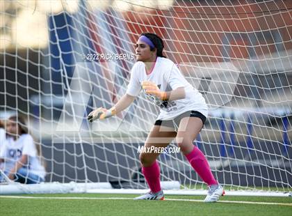 Thumbnail 3 in Grand Oaks vs College Park photogallery.