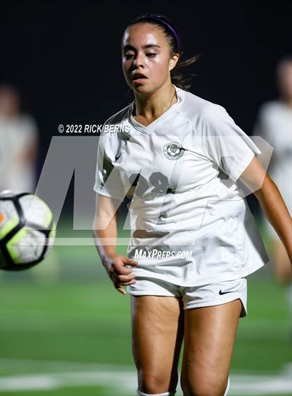 Thumbnail 3 in Grand Oaks vs College Park photogallery.