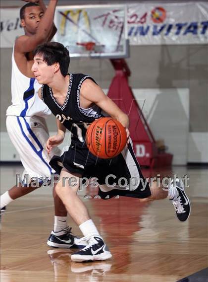 Thumbnail 1 in Dekaney [Andy] vs SA Clark (McDonald's Texas Invitational) photogallery.