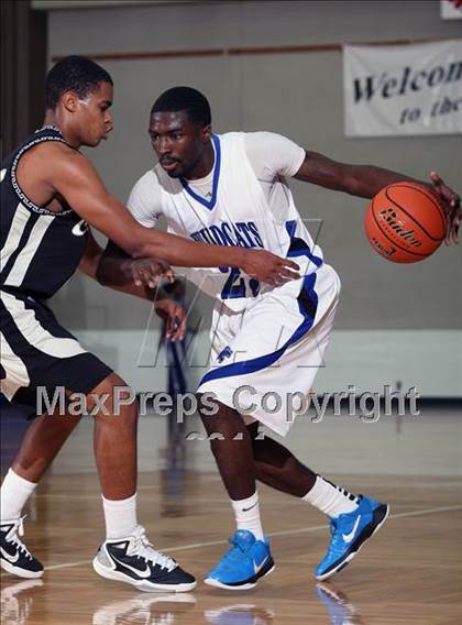 Thumbnail 3 in Dekaney [Andy] vs SA Clark (McDonald's Texas Invitational) photogallery.