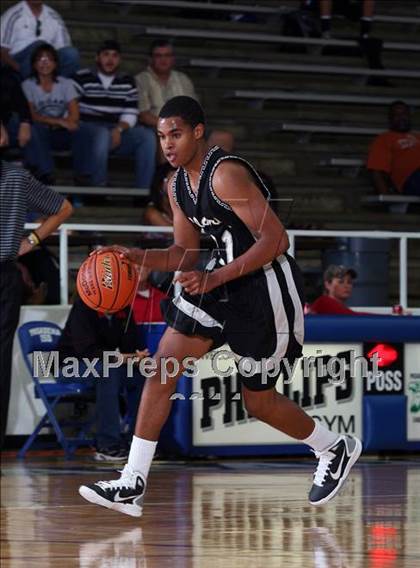 Thumbnail 3 in Dekaney [Andy] vs SA Clark (McDonald's Texas Invitational) photogallery.