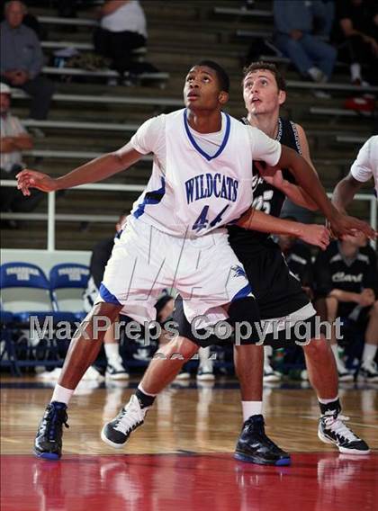 Thumbnail 1 in Dekaney [Andy] vs SA Clark (McDonald's Texas Invitational) photogallery.