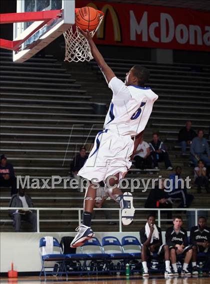 Thumbnail 3 in Dekaney [Andy] vs SA Clark (McDonald's Texas Invitational) photogallery.