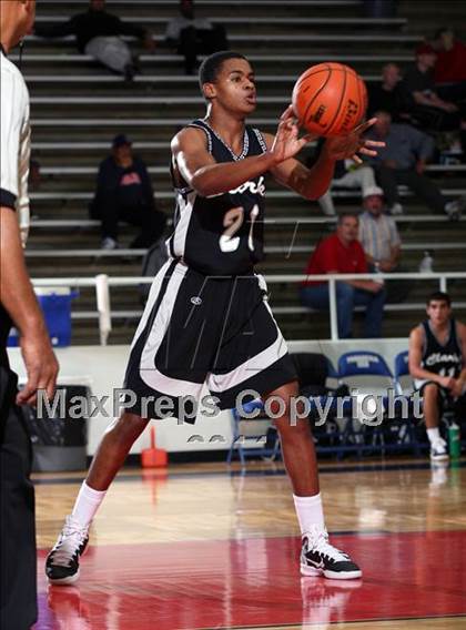 Thumbnail 3 in Dekaney [Andy] vs SA Clark (McDonald's Texas Invitational) photogallery.
