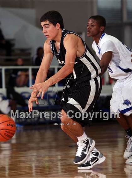 Thumbnail 1 in Dekaney [Andy] vs SA Clark (McDonald's Texas Invitational) photogallery.