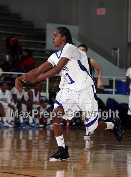 Thumbnail 3 in Dekaney [Andy] vs SA Clark (McDonald's Texas Invitational) photogallery.