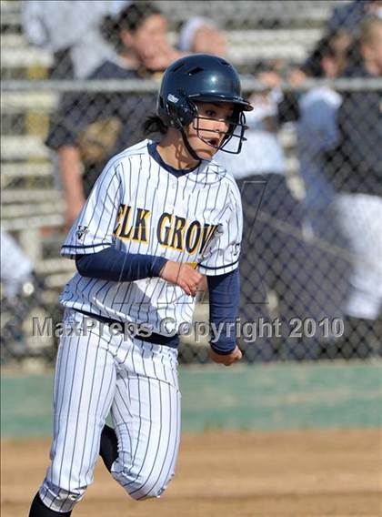 Thumbnail 1 in Elk Grove vs. Cajon (Victory Pre-Season Tournament) photogallery.