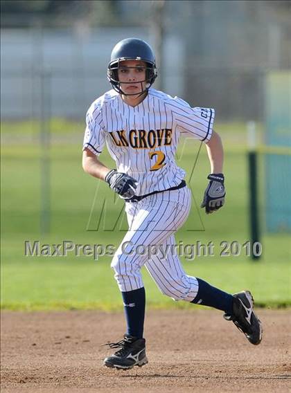 Thumbnail 2 in Elk Grove vs. Cajon (Victory Pre-Season Tournament) photogallery.