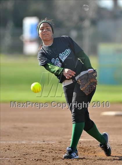 Thumbnail 1 in Elk Grove vs. Cajon (Victory Pre-Season Tournament) photogallery.