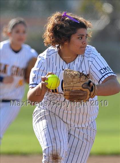 Thumbnail 2 in Elk Grove vs. Cajon (Victory Pre-Season Tournament) photogallery.