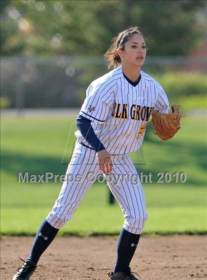 Thumbnail 3 in Elk Grove vs. Cajon (Victory Pre-Season Tournament) photogallery.