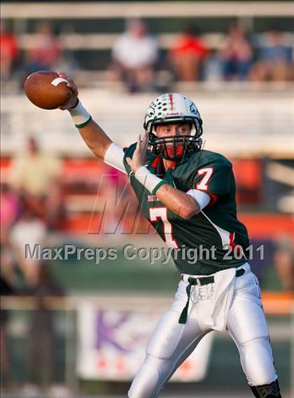 Thumbnail 2 in East Lincoln vs. Bandys photogallery.