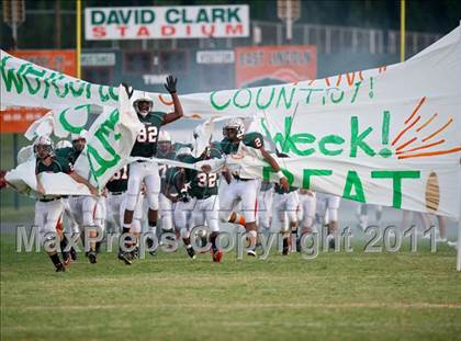 Thumbnail 2 in East Lincoln vs. Bandys photogallery.