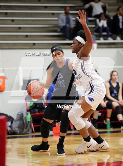 Thumbnail 2 in Clear Springs vs. North Crowley (McDonald's Texas Invitational) photogallery.