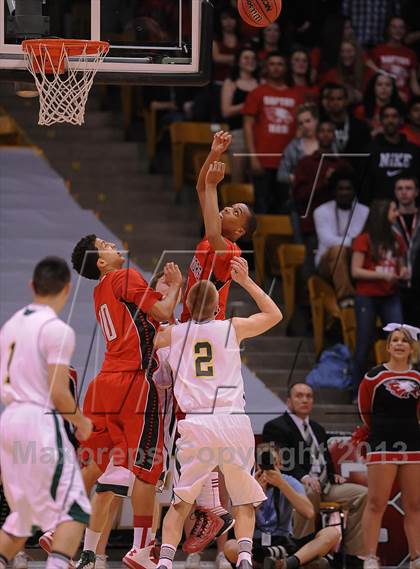 Thumbnail 1 in Eaglecrest vs. Mountain Vista (CHSAA 5A Final Four) photogallery.