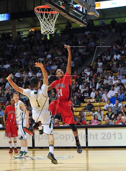 Thumbnail 3 in Eaglecrest vs. Mountain Vista (CHSAA 5A Final Four) photogallery.
