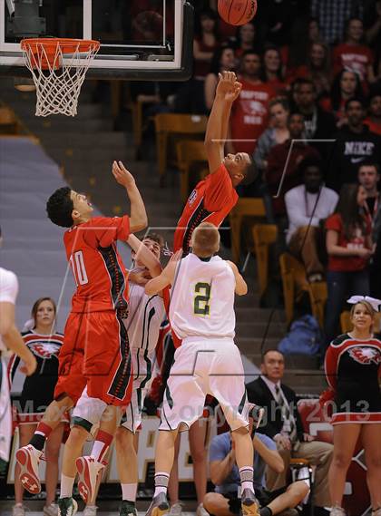 Thumbnail 2 in Eaglecrest vs. Mountain Vista (CHSAA 5A Final Four) photogallery.