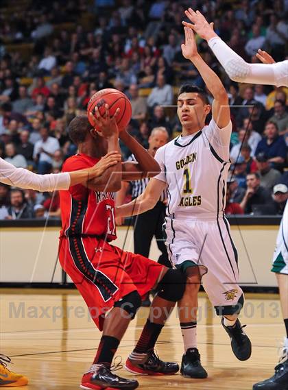 Thumbnail 3 in Eaglecrest vs. Mountain Vista (CHSAA 5A Final Four) photogallery.