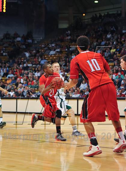 Thumbnail 3 in Eaglecrest vs. Mountain Vista (CHSAA 5A Final Four) photogallery.