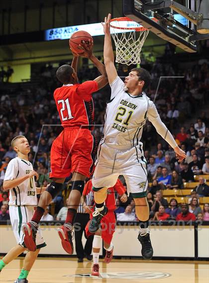 Thumbnail 1 in Eaglecrest vs. Mountain Vista (CHSAA 5A Final Four) photogallery.