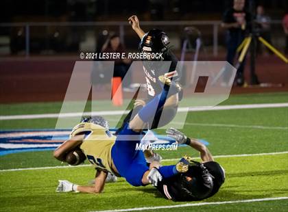 Thumbnail 2 in San Diego vs. Orange Grove (UIL 3A Bi-District Playoffs) photogallery.