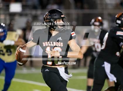 Thumbnail 2 in San Diego vs. Orange Grove (UIL 3A Bi-District Playoffs) photogallery.