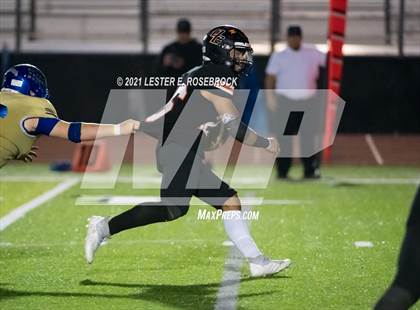 Thumbnail 1 in San Diego vs. Orange Grove (UIL 3A Bi-District Playoffs) photogallery.