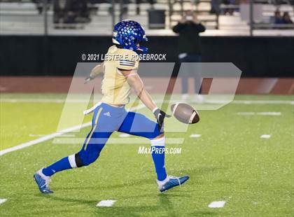 Thumbnail 3 in San Diego vs. Orange Grove (UIL 3A Bi-District Playoffs) photogallery.