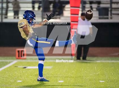 Thumbnail 1 in San Diego vs. Orange Grove (UIL 3A Bi-District Playoffs) photogallery.